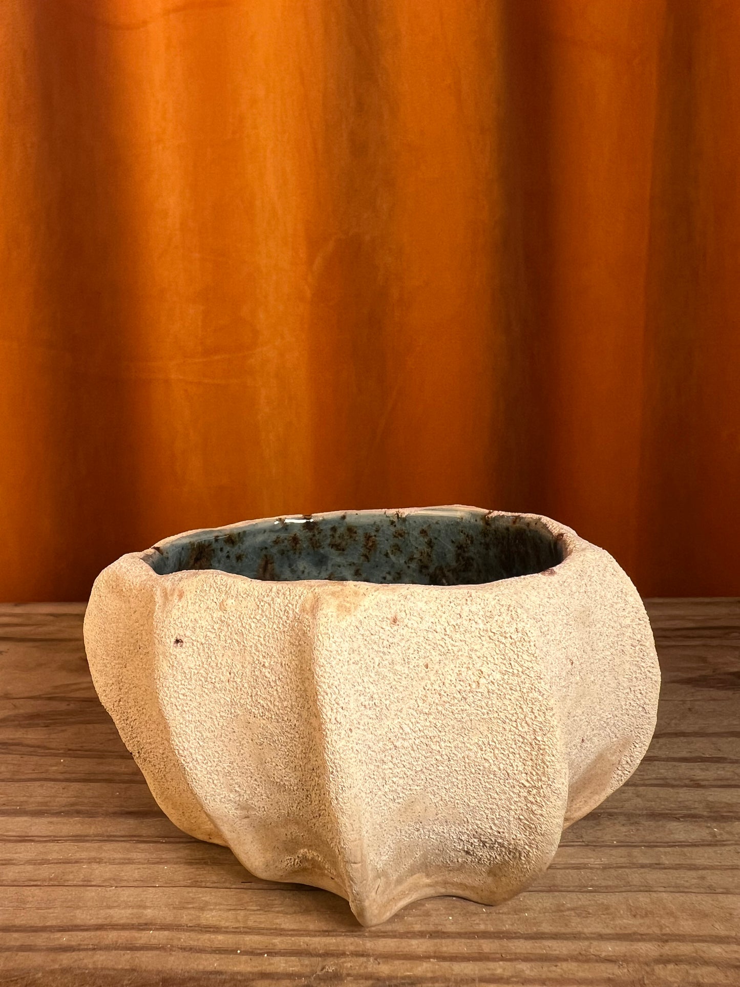 Light magma bowl